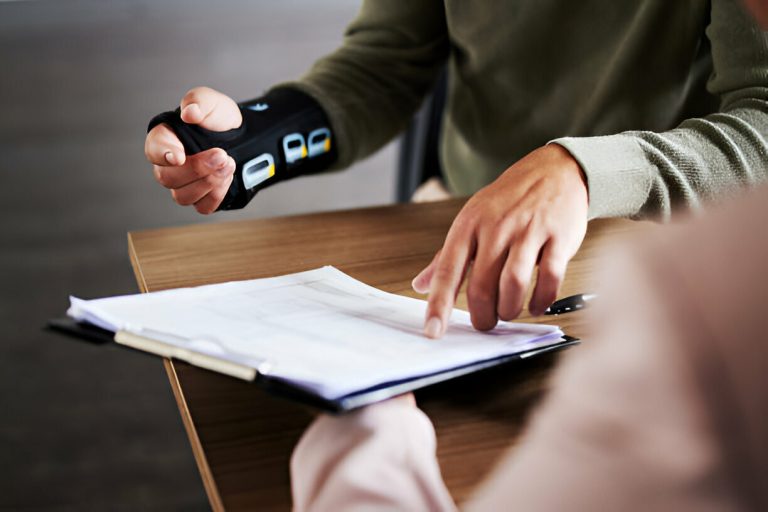 When to Hire a Personal Injury Lawyer in Texas | Expert Guide